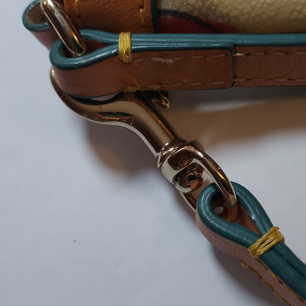 Dooney & Bourke Vintage RAINBOW ZIPPER Wristlet Clutch Heart pattern and fob - Picture 14 of 14